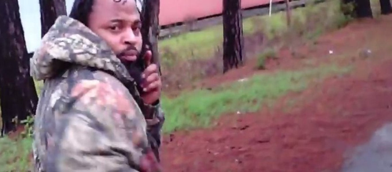 Βίντεο: Συγκλονίζει το ντοκουμέντο με Αφροαμερικανό άνδρα που πυροβολεί αστυνομικό